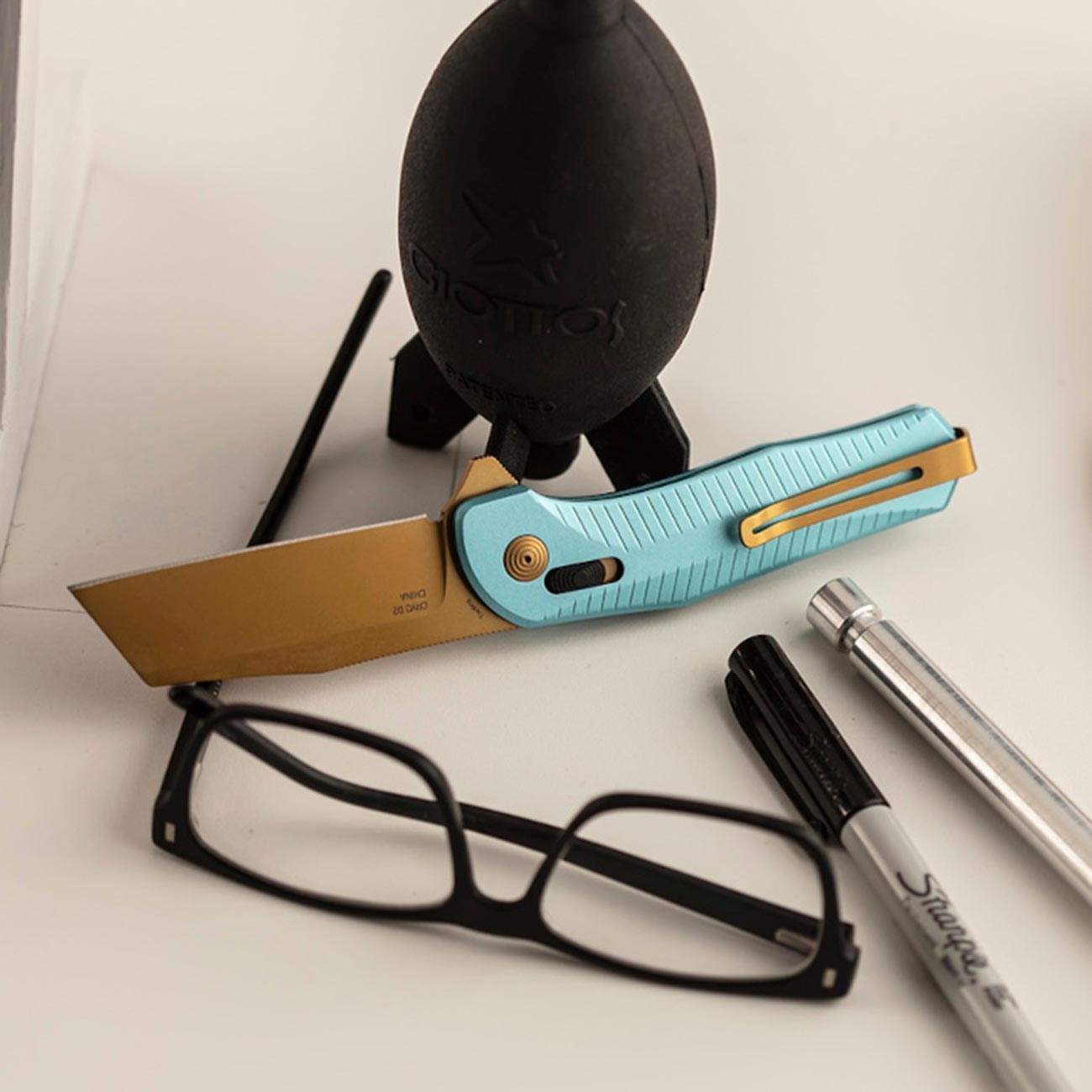 SOG Diverge XR 3" Sheepsfoot Folding Pocket Knife (Light Blue/Gold)