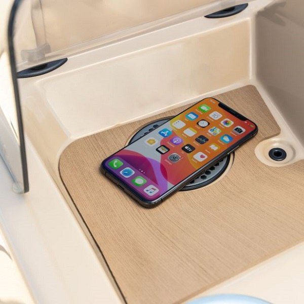 Scanstrut ROKK Wireless - Surface. 10W Waterproof wireless charger 12/24V