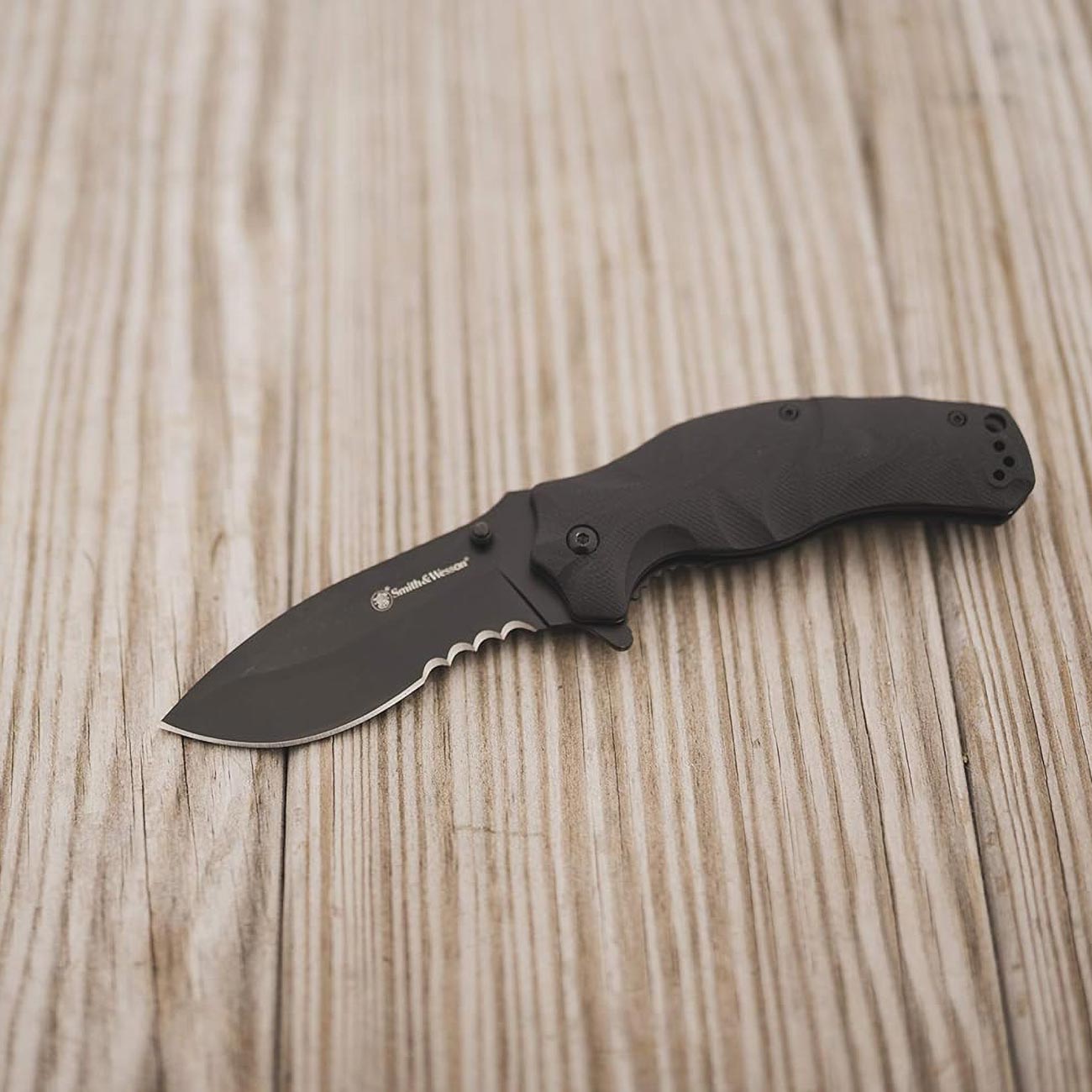 Smith & Wesson 3.5" Black Ops Recurve Folding Knife - Clinch River Fishing USA